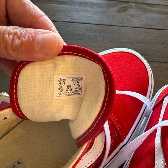 NWT Vans Unisex Closed-Toe Trainers ladies size 9.5 red/white - Picture 4 of 7